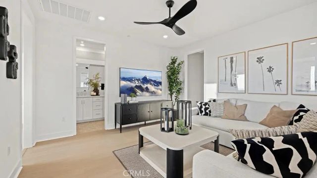 701 Sonia, Irvine, CA 92618