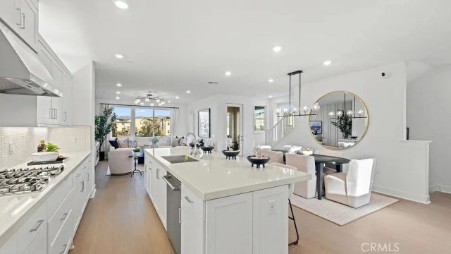 701 Sonia, Irvine, CA 92618