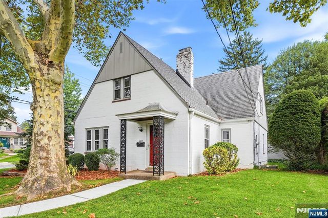 688 Bogert Road, River Edge, NJ 07661