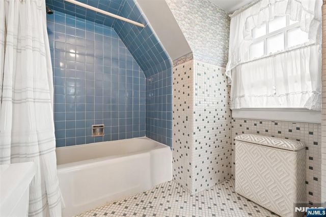 688 Bogert Road, River Edge, NJ 07661