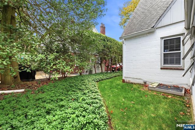688 Bogert Road, River Edge, NJ 07661
