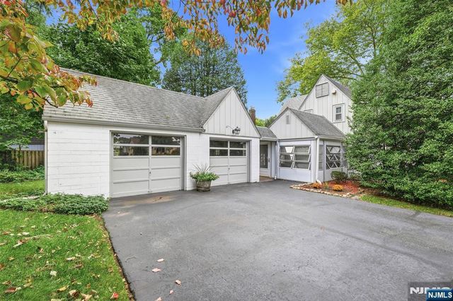 688 Bogert Road, River Edge, NJ 07661
