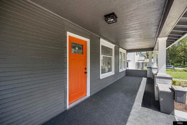 2866 Redick Avenue, Omaha, NE 68112