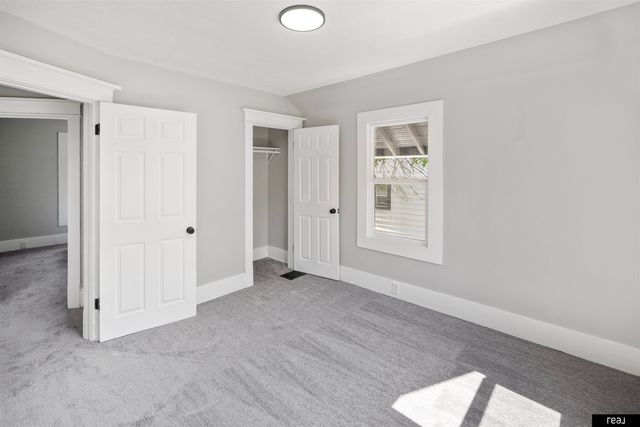 2866 Redick Avenue, Omaha, NE 68112