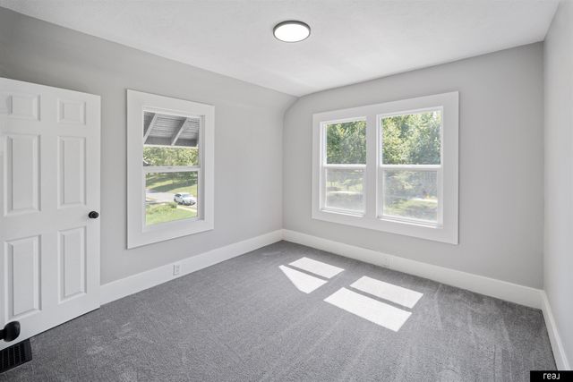 2866 Redick Avenue, Omaha, NE 68112