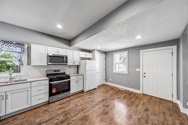 1204 Fremont Street, Des Moines, IA 50316