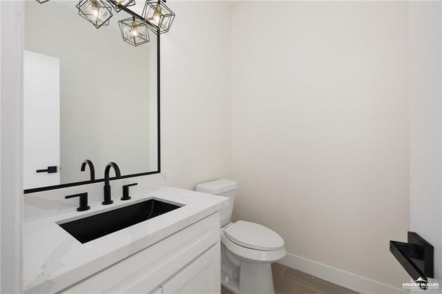 906 La Laguna Road, Mission, TX 78572