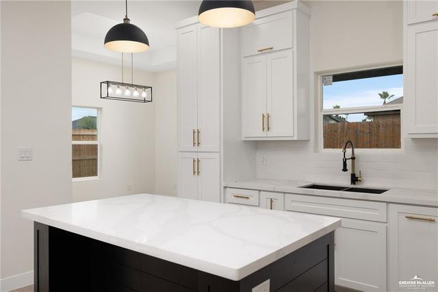 906 La Laguna Road, Mission, TX 78572