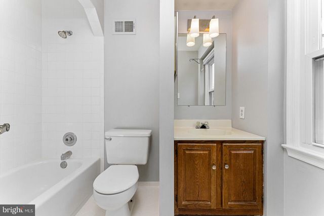 7962 YANCEY DR, Falls Church, VA 22042