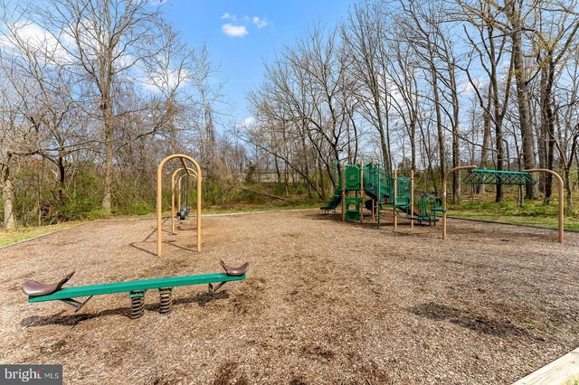 7962 YANCEY DR, Falls Church, VA 22042