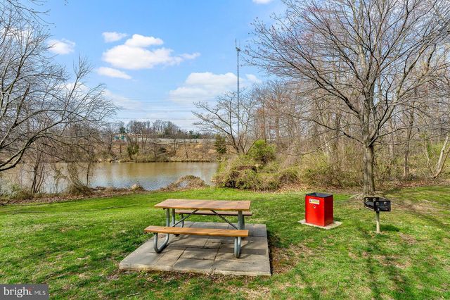 7962 YANCEY DR, Falls Church, VA 22042