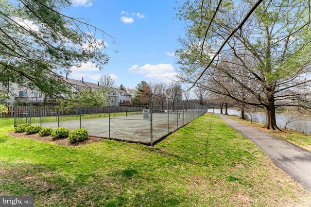 7962 YANCEY DR, Falls Church, VA 22042