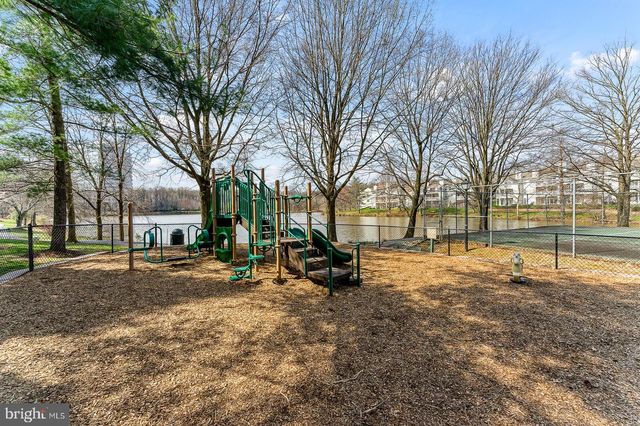 7962 YANCEY DR, Falls Church, VA 22042