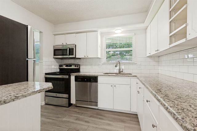 1130 Larkspur Drive, Richardson, TX 75081