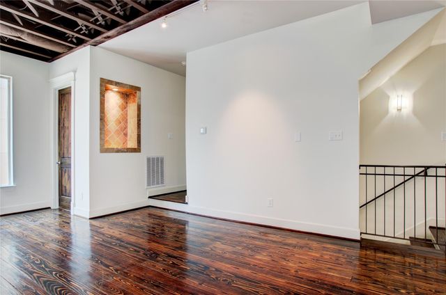 3230 La Branch Street, Houston, TX 77004