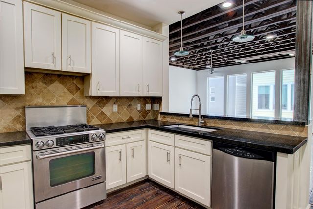 3230 La Branch Street, Houston, TX 77004