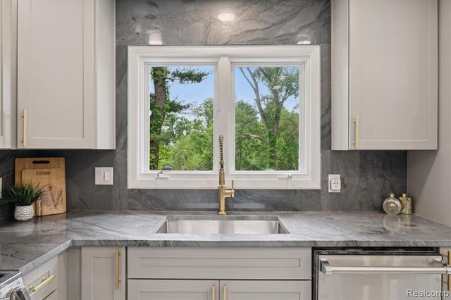 47103 Timberlane Street, Northville, MI 48167