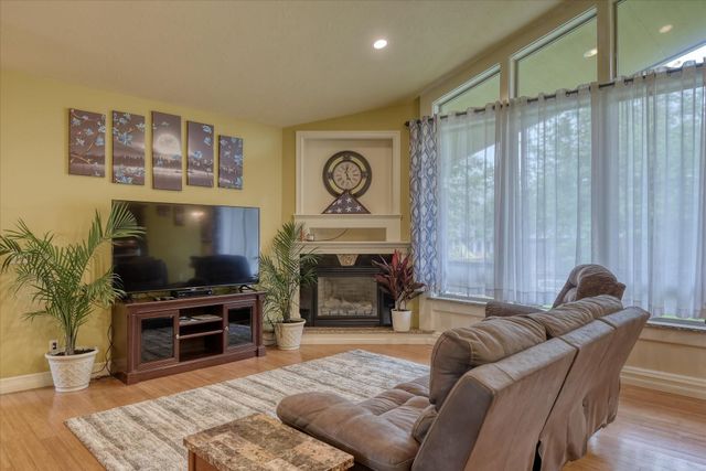 11604 N GALAHAD Dr, Spokane, WA 99218