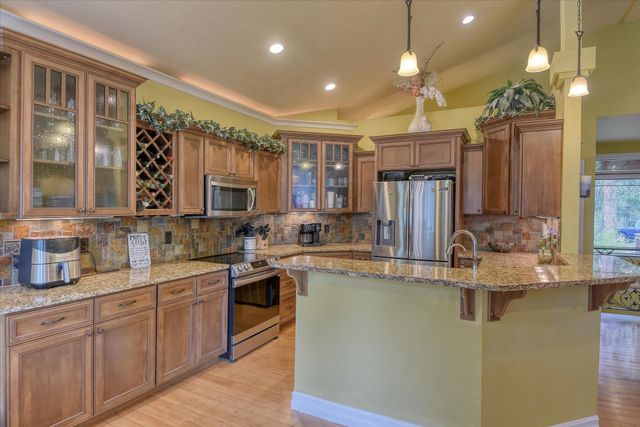 11604 N GALAHAD Dr, Spokane, WA 99218