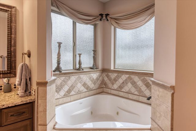 11604 N GALAHAD Dr, Spokane, WA 99218