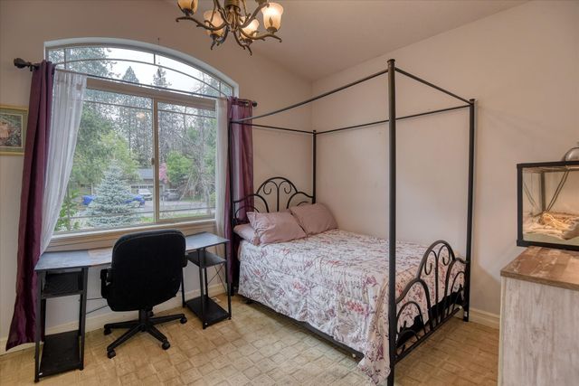 11604 N GALAHAD Dr, Spokane, WA 99218