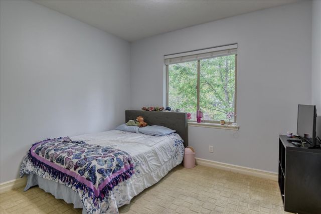 11604 N GALAHAD Dr, Spokane, WA 99218