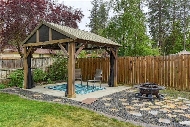 11604 N GALAHAD Dr, Spokane, WA 99218