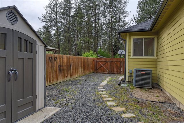 11604 N GALAHAD Dr, Spokane, WA 99218
