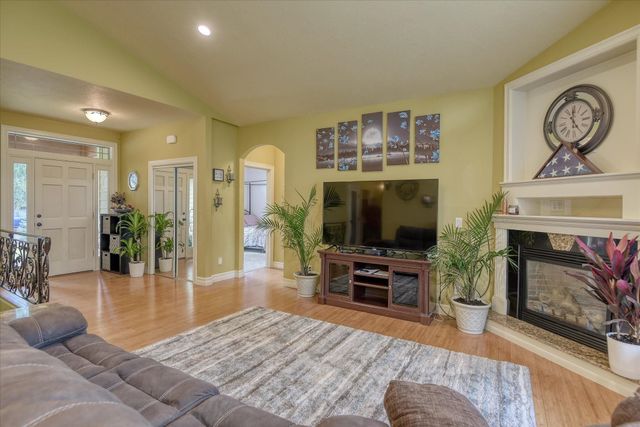 11604 N GALAHAD Dr, Spokane, WA 99218