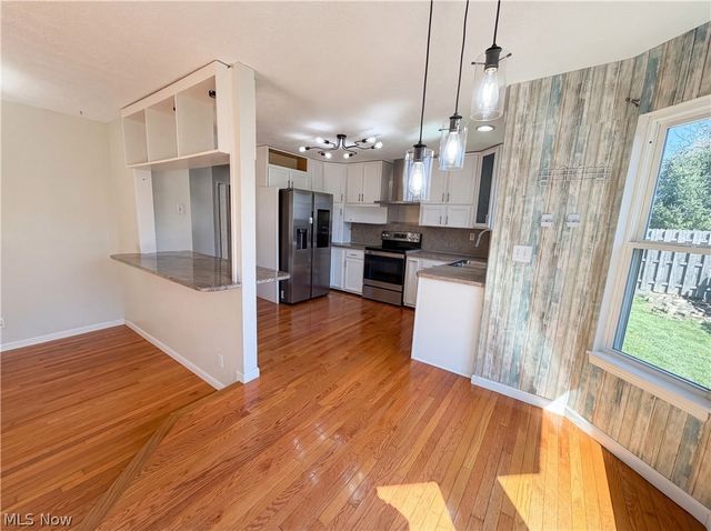 7049 Woodland Avenue, Chagrin Falls, OH 44023
