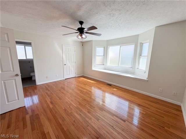 7049 Woodland Avenue, Chagrin Falls, OH 44023
