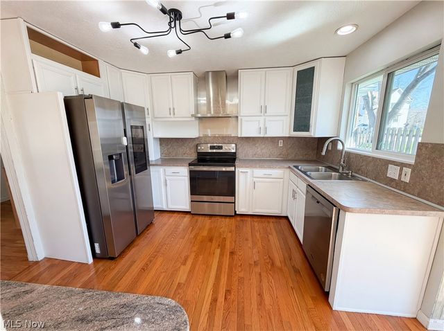 7049 Woodland Avenue, Chagrin Falls, OH 44023