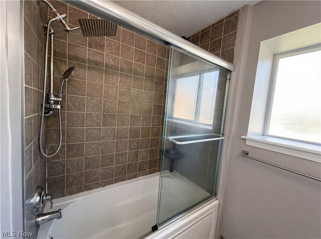 7049 Woodland Avenue, Chagrin Falls, OH 44023