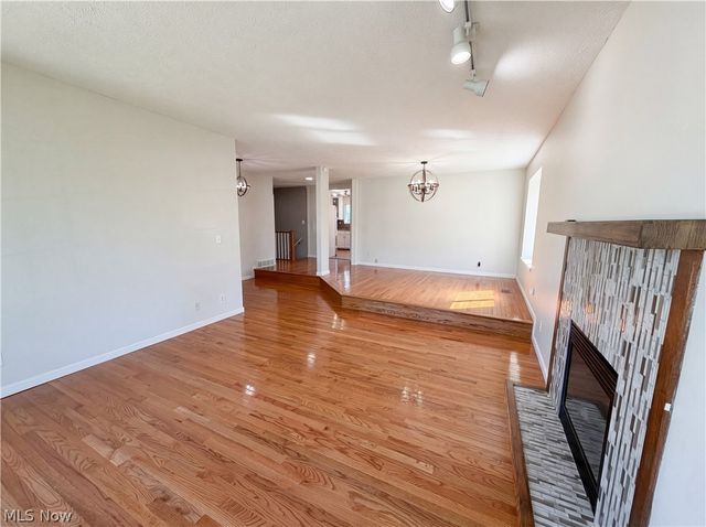 7049 Woodland Avenue, Chagrin Falls, OH 44023