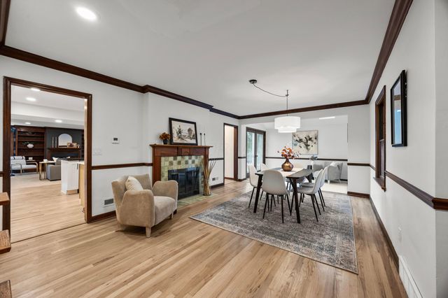 243 E Schreyer Place, Columbus, OH 43214