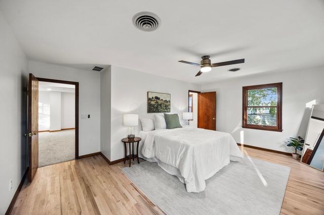 243 E Schreyer Place, Columbus, OH 43214