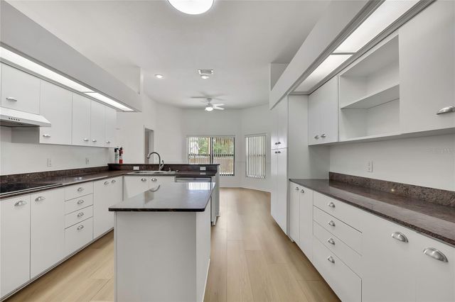 18401 30TH STREET, Lutz, FL 33559