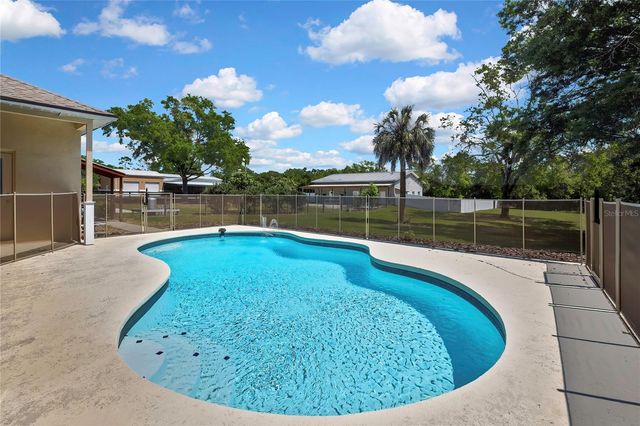 18401 30TH STREET, Lutz, FL 33559