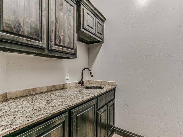 16233 Josiah Place, Edmond, OK 73013