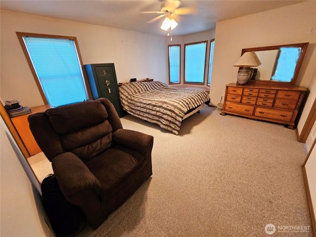 9214 Applegate Loop SW, Rochester, WA 98579