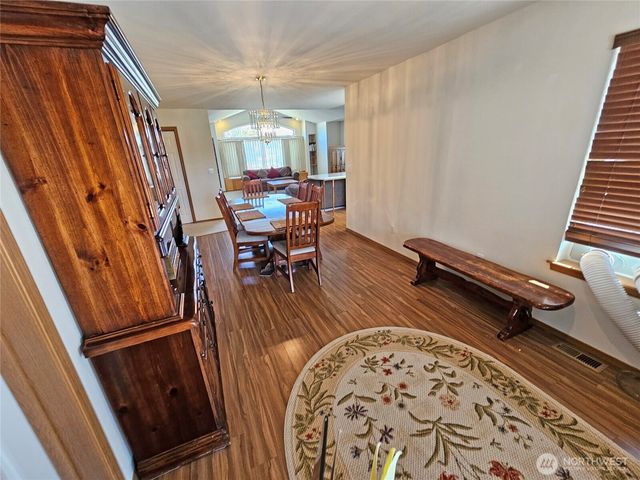 9214 Applegate Loop SW, Rochester, WA 98579