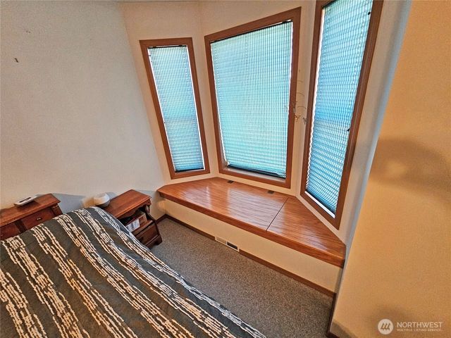 9214 Applegate Loop SW, Rochester, WA 98579