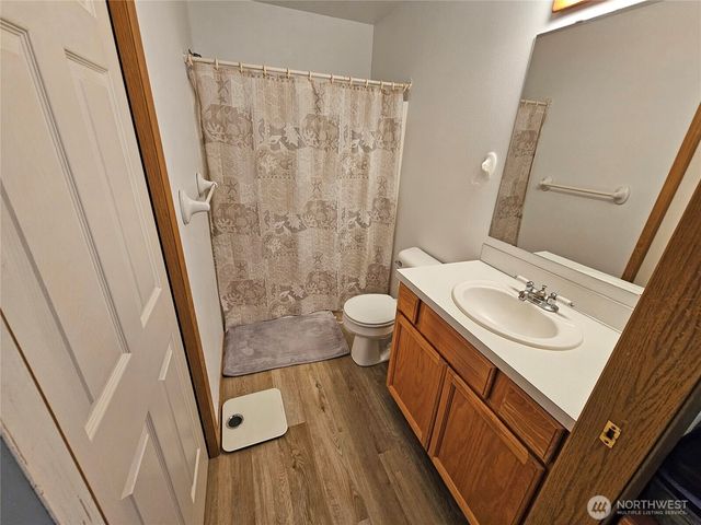 9214 Applegate Loop SW, Rochester, WA 98579