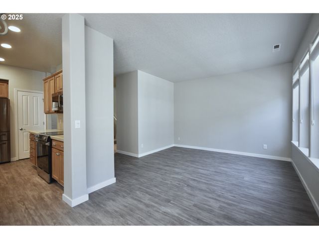 11759 Sw MURRE Ter 550, Beaverton, OR 97007