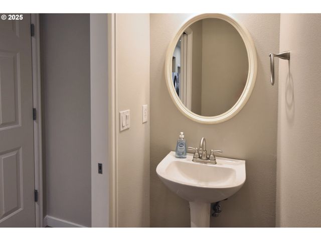 11759 Sw MURRE Ter 550, Beaverton, OR 97007