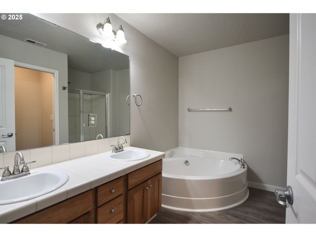 11759 Sw MURRE Ter 550, Beaverton, OR 97007
