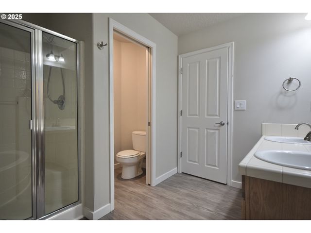 11759 Sw MURRE Ter 550, Beaverton, OR 97007