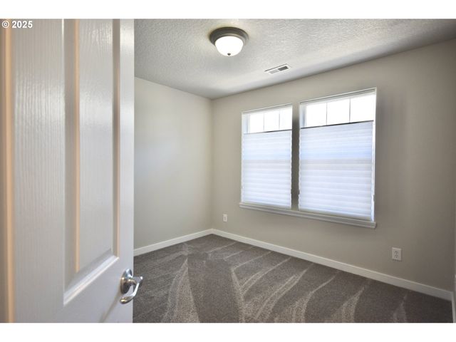 11759 Sw MURRE Ter 550, Beaverton, OR 97007