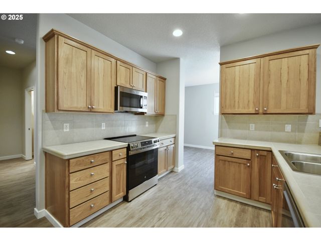 11759 Sw MURRE Ter 550, Beaverton, OR 97007