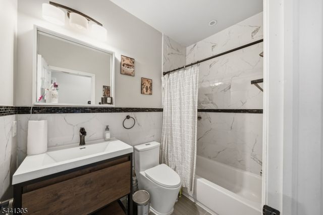 19 Terhune Ave, Jersey City, NJ 07305